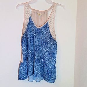 Demeanor Ruffle Top‎ L